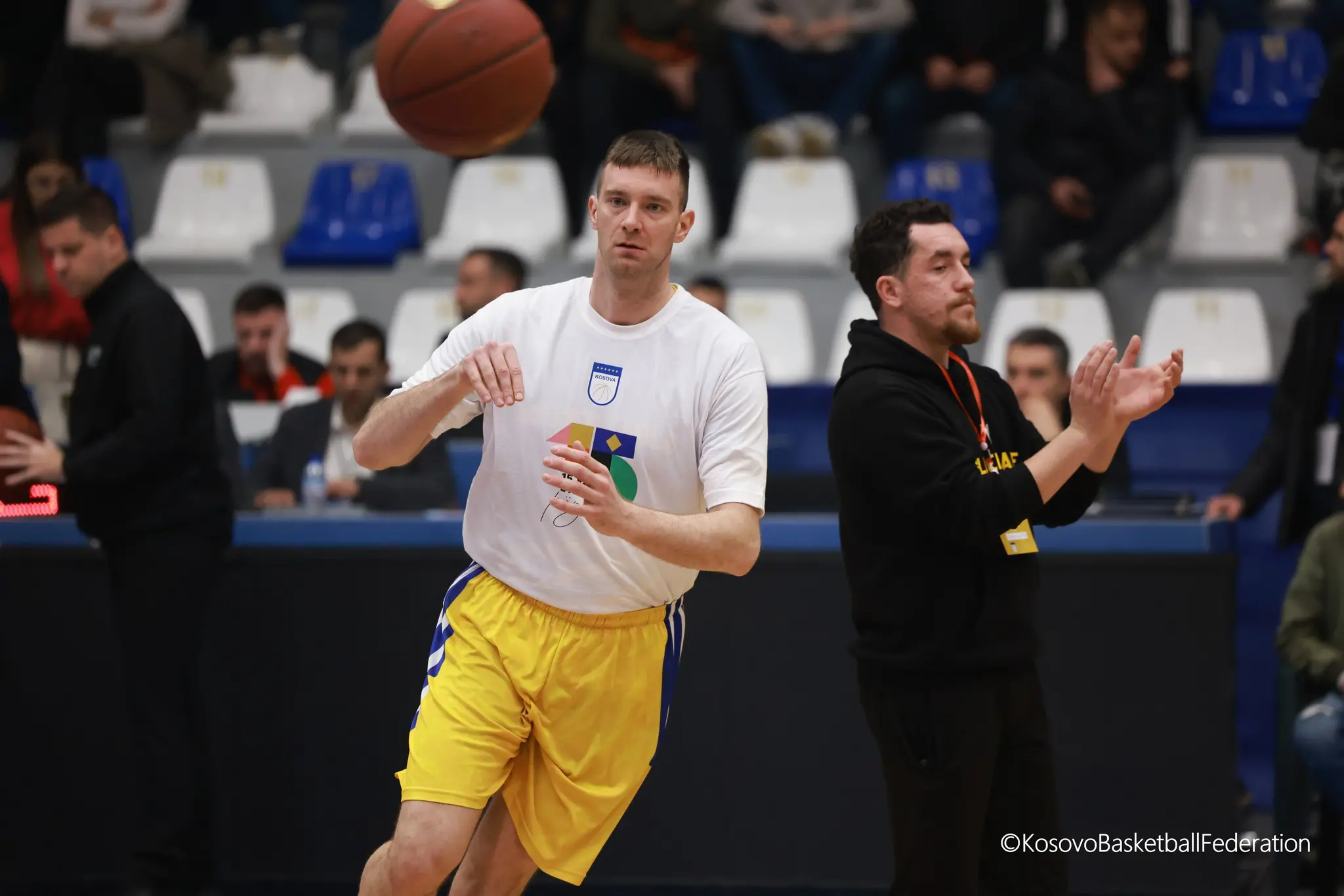 Pamje nga ndeshja Sigal Prishtina - Golden Eagle Ylli